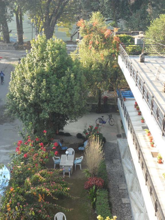 Hotel Nirvana Pokhara Ngoại thất bức ảnh