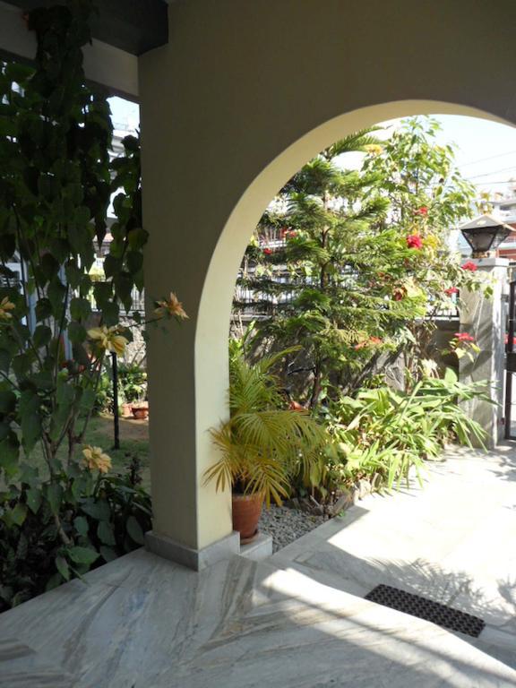 Hotel Nirvana Pokhara Ngoại thất bức ảnh